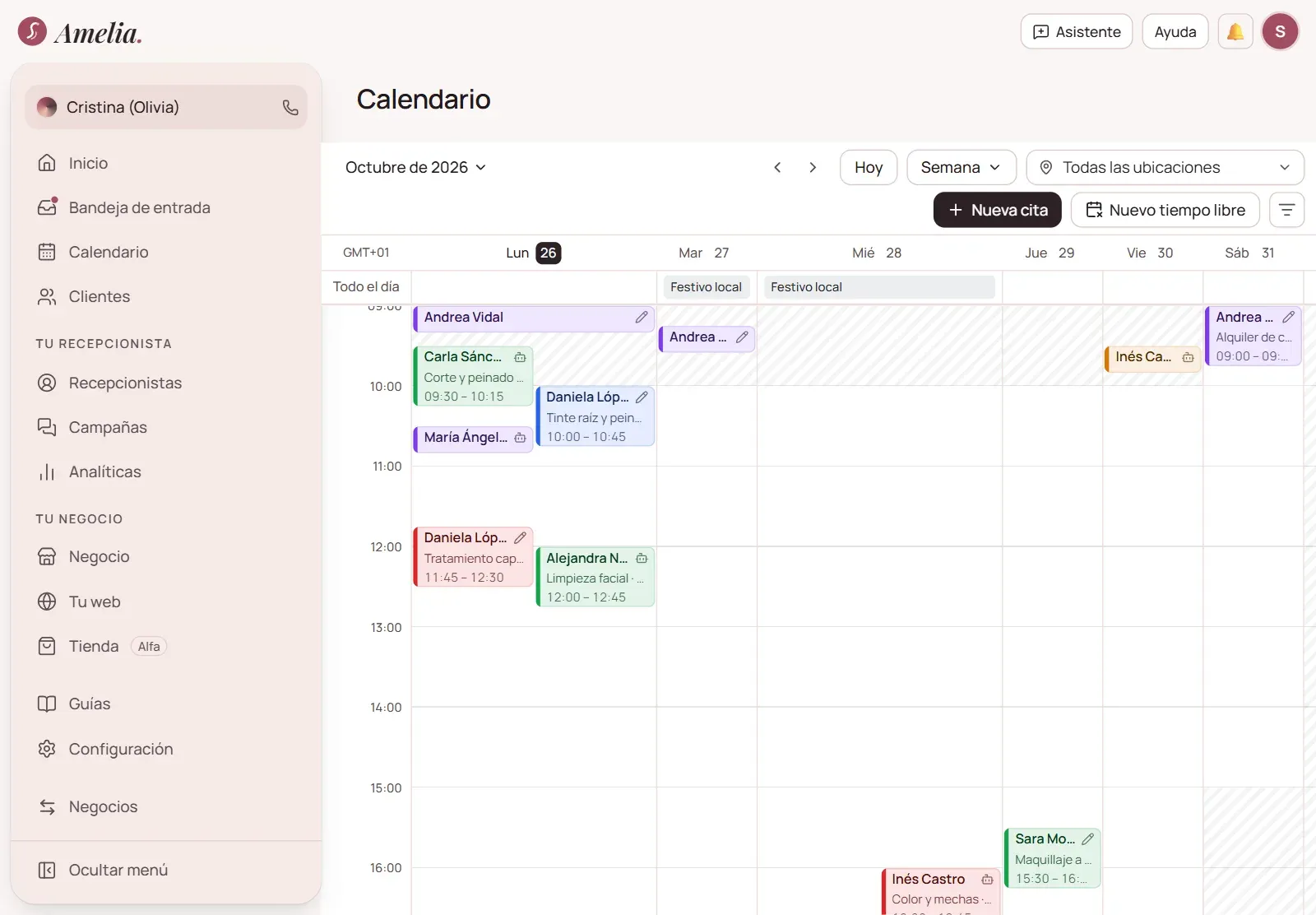 Agenda semanal de Amelia en un iPad, con las citas de cada profesional de un salón de belleza