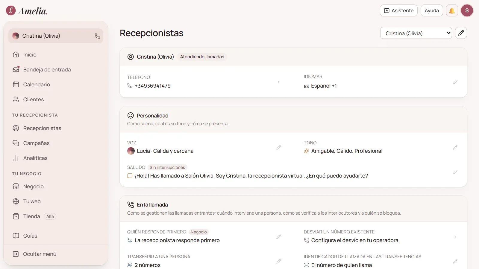 Configuración de la recepcionista: voz, tono, saludo y opciones durante la llamada